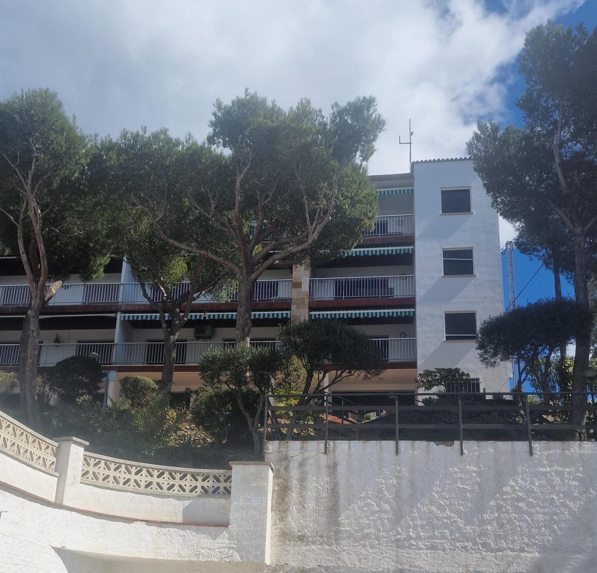 Bernie Apartment Roses Exterior photo