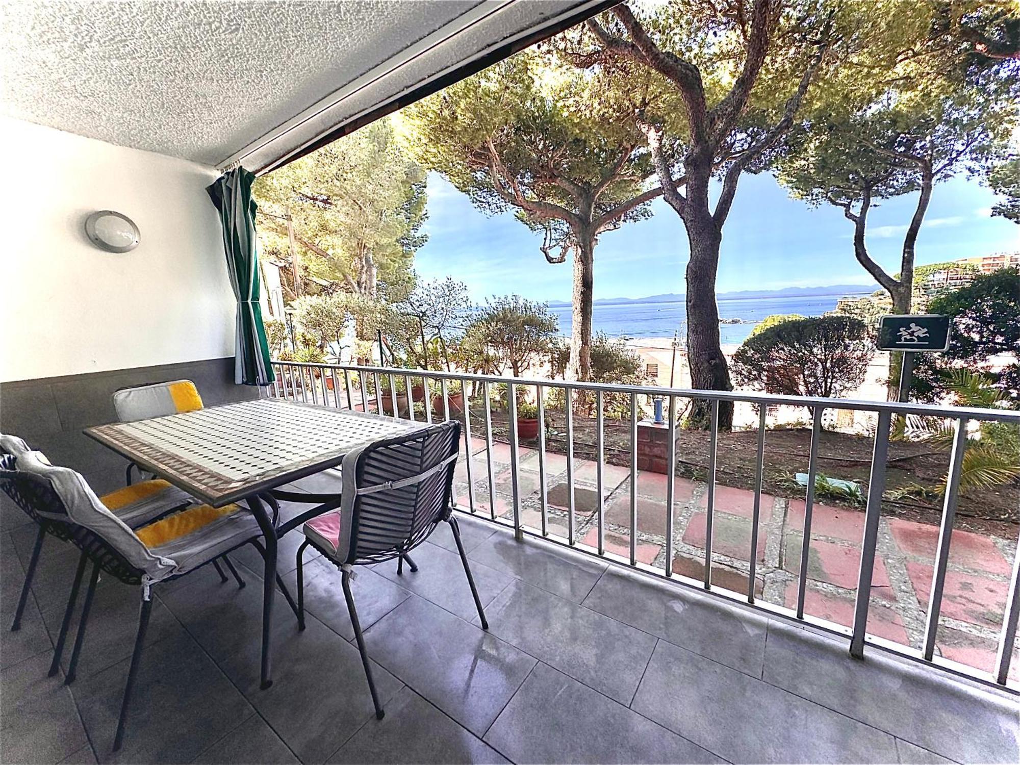 Bernie Apartment Roses Exterior photo